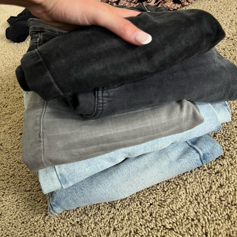 Assorted Denim Jeans Collection - Picture 7 of 7